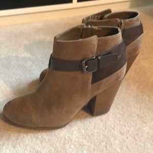 Carlos by Carlos Santana Booties - Size 8M